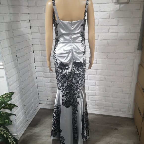 Jump Apparel Ladies Size 7/8 Sleeveless Black & Silver Maxi Evening /Party Dress - Picture 2 of 7